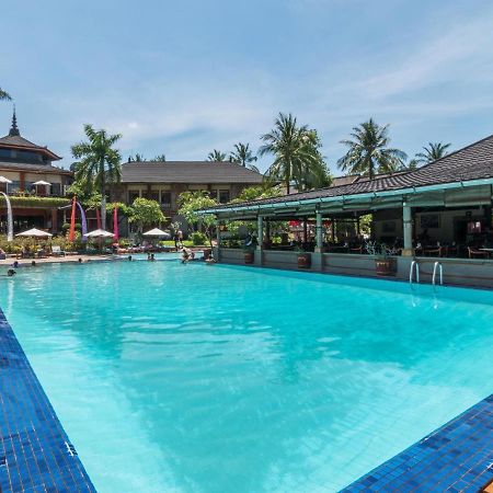Club Bali Suite Legian Esterno foto